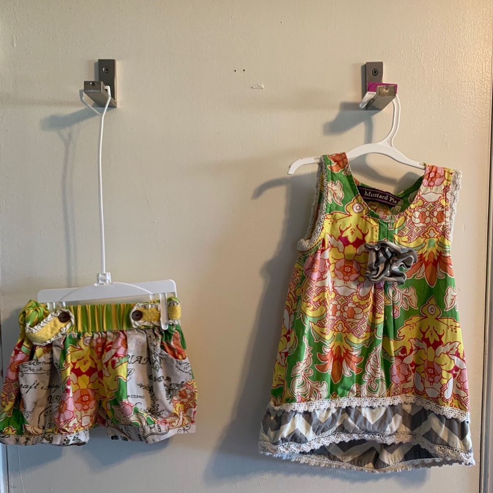 Mustard Pie Top & Shorts set size 3T